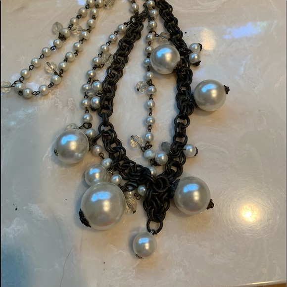 Plunder Pearl Necklace - Picture 2 of 2